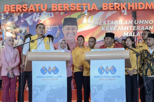 DATUK DR MUHAMAD AKMAL SALEH
