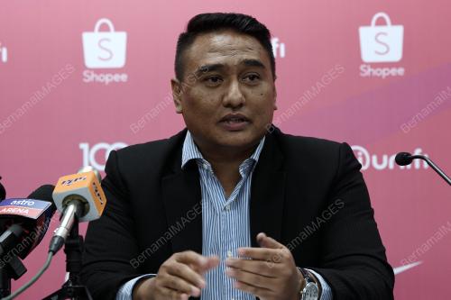 KL108_02072018_PC_BOLA