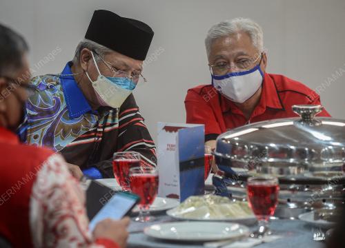 DATUK SERI ISMAIL SABRI YAAKOB