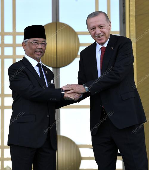 AL-SULTAN ABDULLAH RI'AYATUDDIN AL-MUSTAFA BILLAH SHAH 