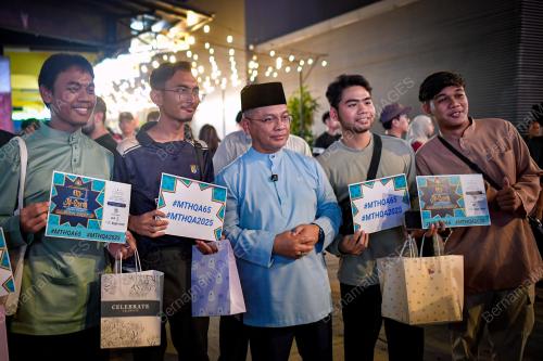 DATUK DR MOHD NA'IM MOKHTAR