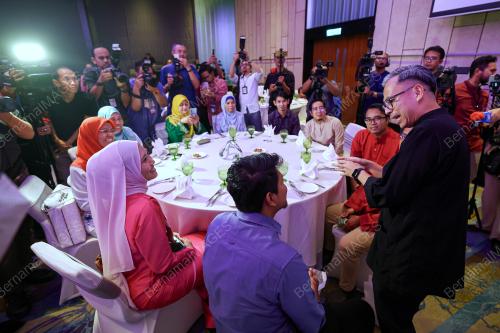 FAHMI FADZIL