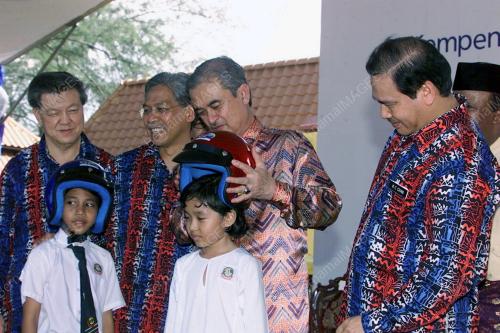 TUN ABDULLAH AHMAD BADAWI