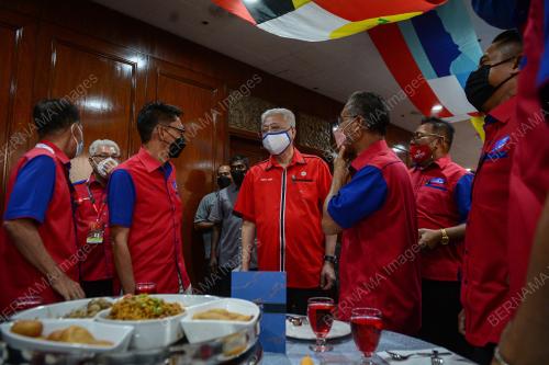 DATUK SERI ISMAIL SABRI YAAKOB