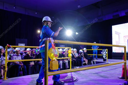 TEATER AMAL IWK ˜NAJIS JADI TEMAN'
