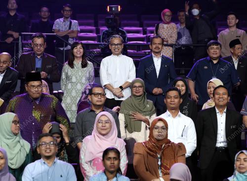 FAHMI FADZIL