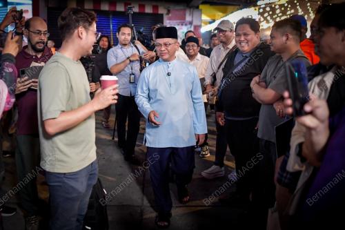 DATUK DR MOHD NA'IM MOKHTAR