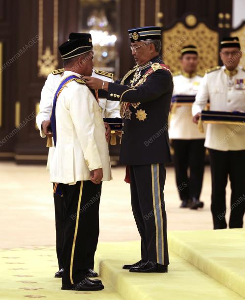 AL-SULTAN ABDULLAH RI'AYATUDDIN AL-MUSTAFA BILLAH SHAH