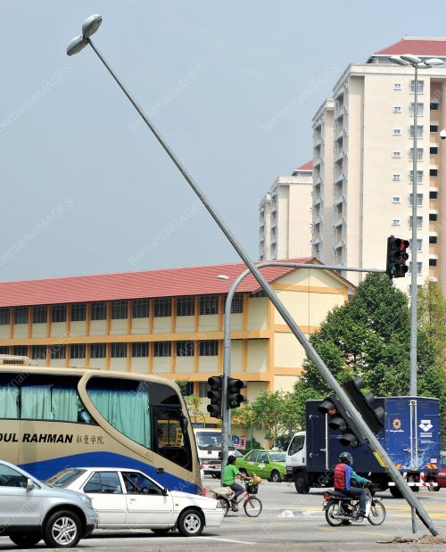 KL10_01082012_TIANG