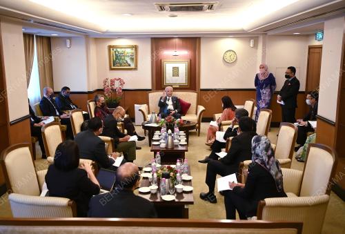 DATUK SERI ISMAIL SABRI YAAKOB
