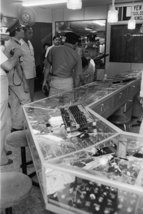 Rompakan kedai emas
