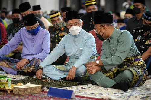 AL-SULTAN ABDULLAH RI'AYATUDDIN AL-MUSTAFA BILLAH SHAH