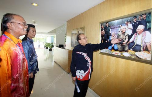DATUK SERI DR RAIS YATIM