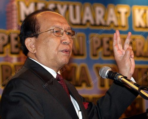 DR RAIS YATIM