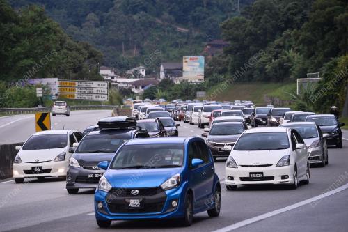 TINJAUAN ALIRAN TRAFIK DI LEBUHRAYA PANTAI TIMUR (LPT)