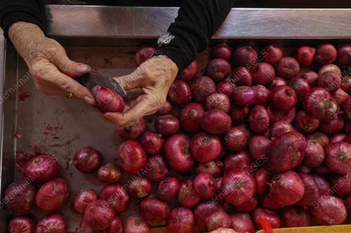 TINJAUAN HARGA BAWANG NAIK MENDADAK