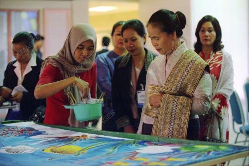 KL10_03022016_ISTERI_PM_LAOS