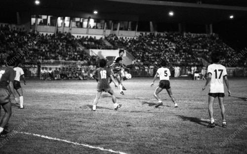 KL10_03032015_PERLAWANAN_BOLA