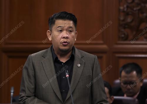 DATUK LUKANISMAN AWANG SAUNI