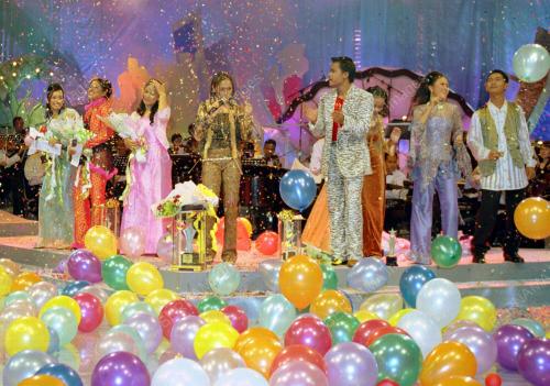 PERTANDINGAN AKHIR BINTANG RTM 2001