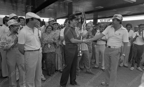 KL10_04022015_GOTONG_ROYONG