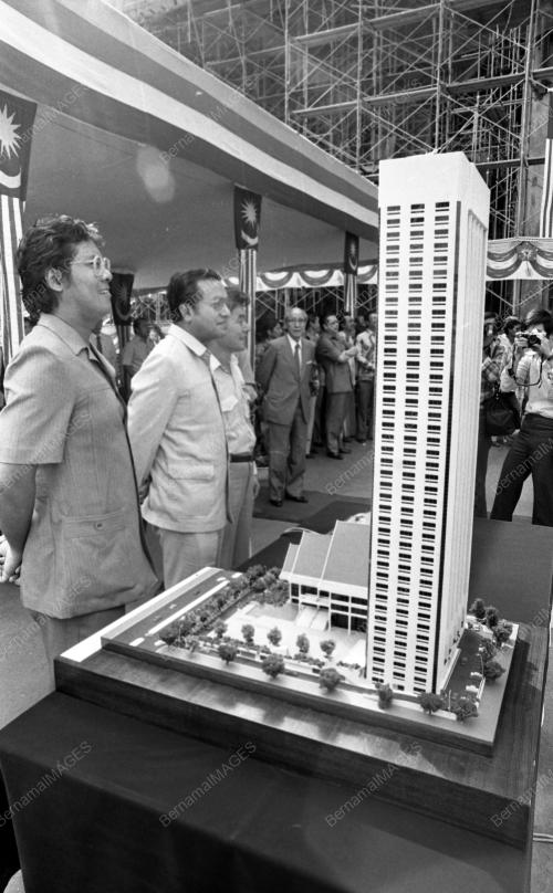 KL10_04022015_MAHATHIR_PNB