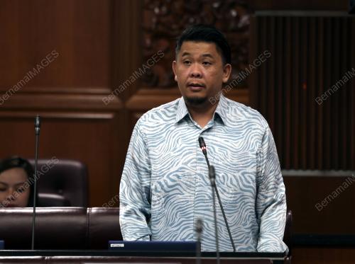 DATUK LUKANISMAN AWANG SAUNI