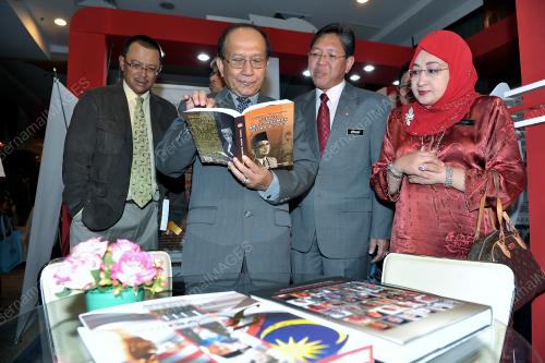 DATUK SERI UTAMA DR RAIS YATIM