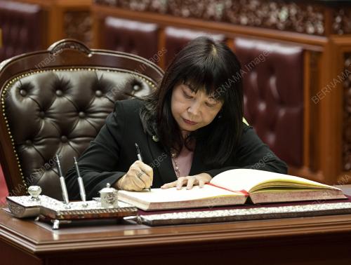 LIM HUI YING