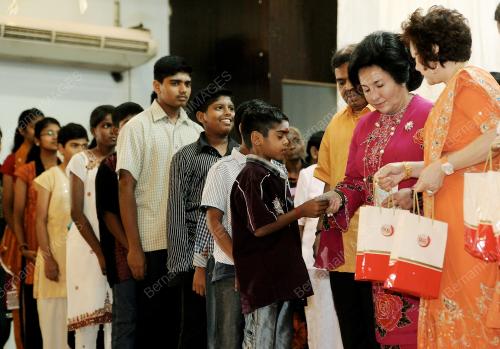 KL10_04112012_ROSMAH_MANSOR