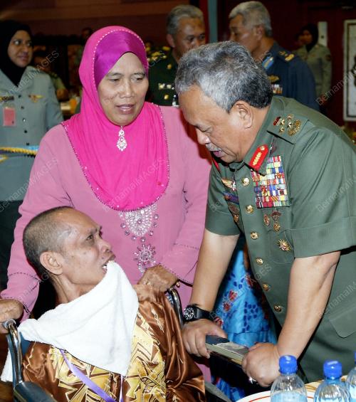 KL10_04112013_MERAIKAN