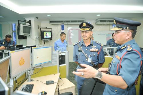 KL10_05012012_BOMBA