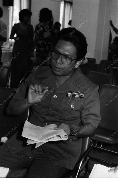 PEMUDA-PEMUDI INDONESIA