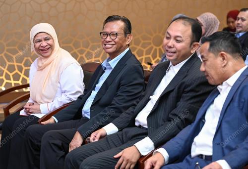 DATUK SERI AHMAD SHABERY CHEEK