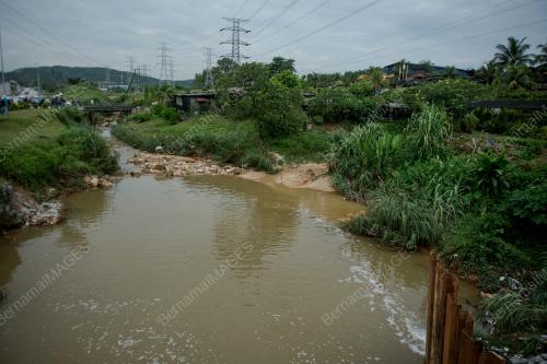 INSIDEN PENCEMARAN BAU DI KAWASAN PERINDUSTRIAN SUNGAI GONG
