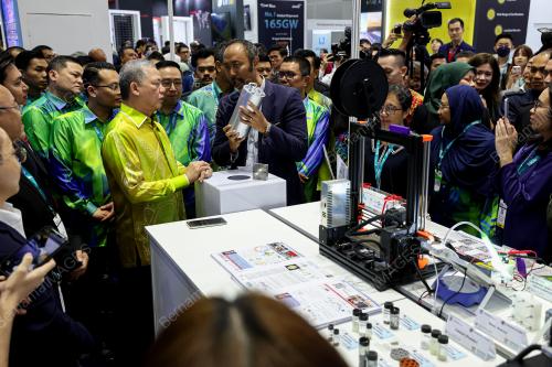 DATUK SERI FADILLAH YUSOF