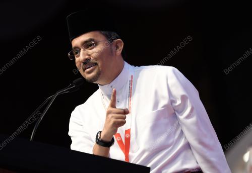 DATUK DR ASYRAF WAJDI DUSUKI