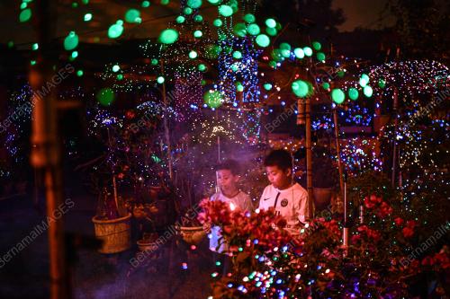 DEKORASI LAMPU HIASAN