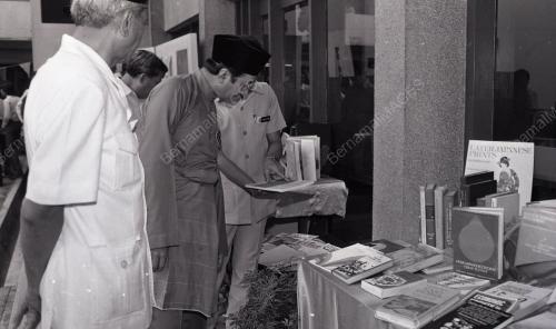 DR. MAHATHIR MOHAMAD