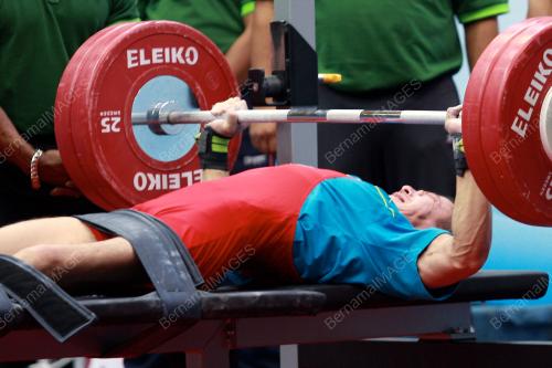 KL10_07022012_POWERLIFTING