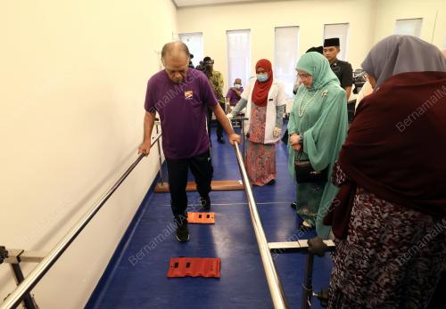 TUNKU HAJAH AZIZAH AMINAH MAIMUNAH ISKANDARIAH