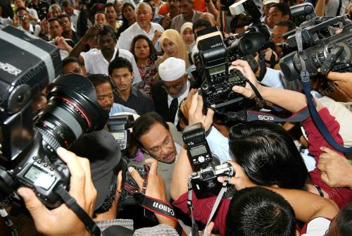 ANWAR IBRAHIM