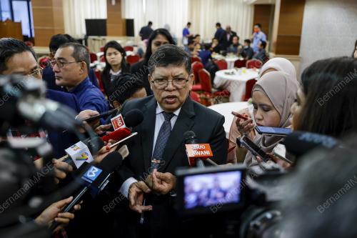 DATUK JOHARI ABDUL