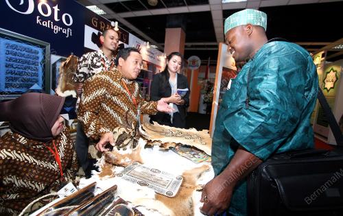 PAMERAN MUSLIM WORLD BIZ 2011