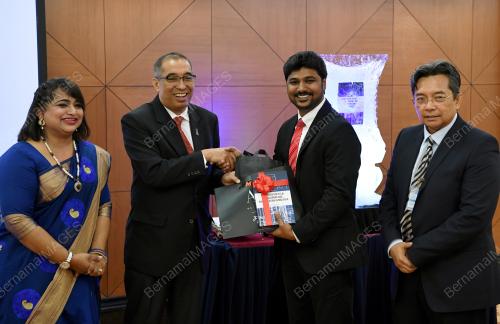 KL10_08112017_SALLEH_BUKU_BN201711070673