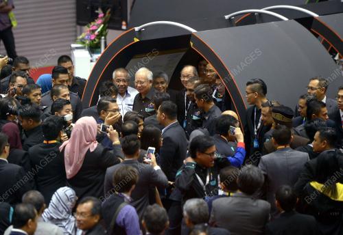 KL10_08122016_PENGKOMERSIALAN