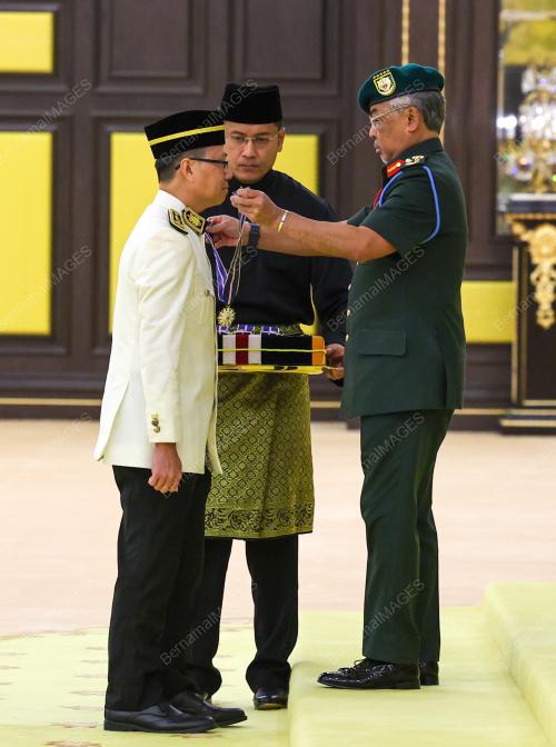 AL-SULTAN ABDULLAH RI'AYATUDDIN AL-MUSTAFA BILLAH SHAH