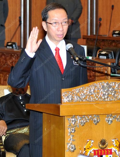 KL10_09042012_DEWAN_NEGARA