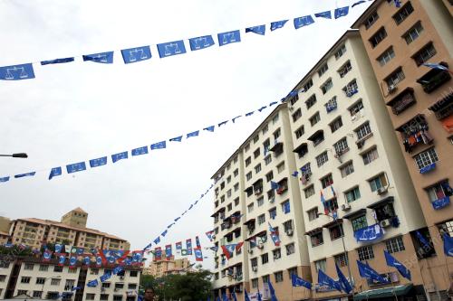 KL10_09042013_BENDERA