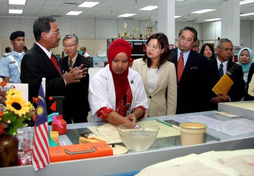 HENG SEAI KIE